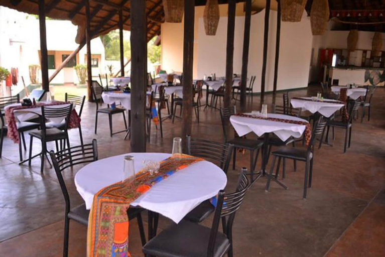 Food & Drinks, Victoria Falls Budget Hotel, Hwange