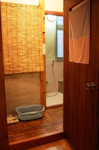 Bathroom 5, Guesthouse Tomaru, Takayama
