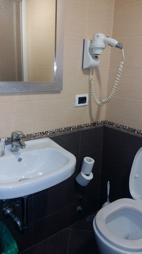 Bathroom 4, Angelica, Rome