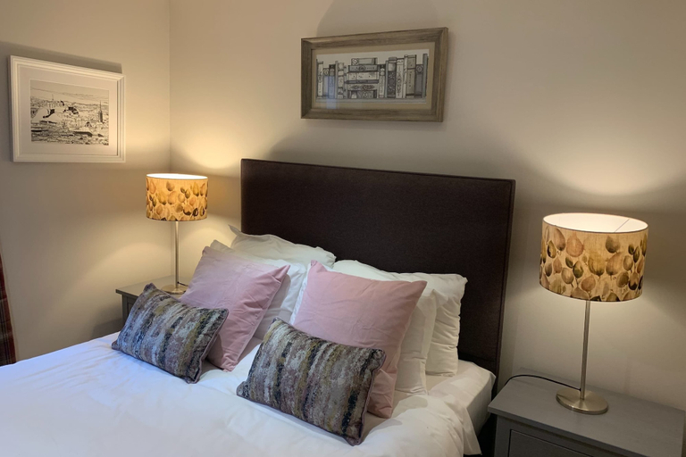 Bedroom 3, Bright, Modern Apartment - Royal Mile, Edinburgh