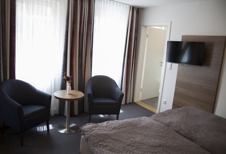 Bedroom 4, La Flamme Wertheim Garni, Main-Tauber-Kreis