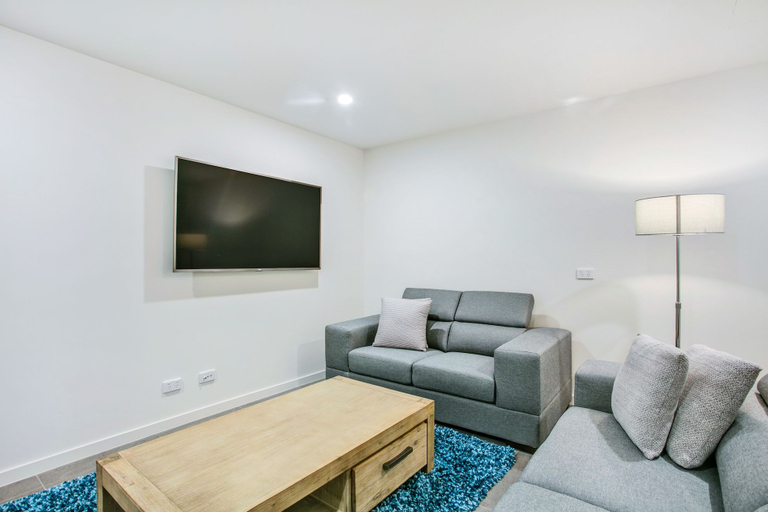 Others 5, Roden Residences, Melbourne