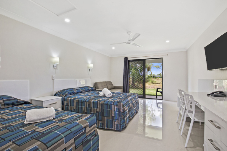 Bedroom 3, Casa Nostra Motel, Rockhampton