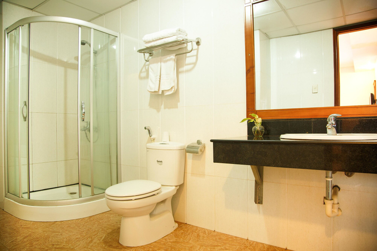 Bathroom 3, Tre Xanh Hotel, Pleiku