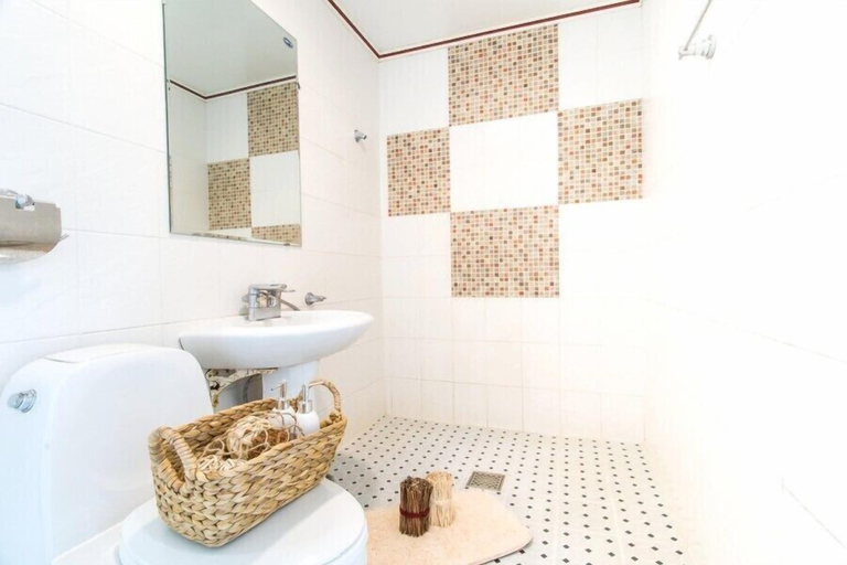 Bathroom 3, Sunny Junny Pension, Pyeongchang
