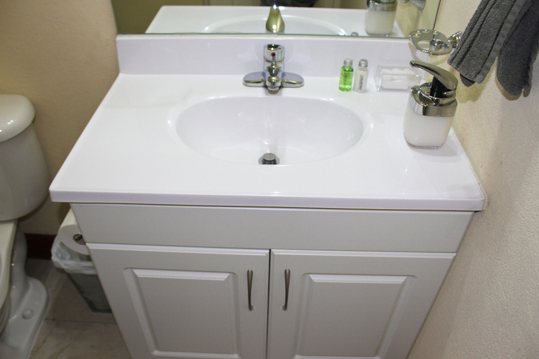 Bathroom 3, Eclipse Suite Guest Apartments