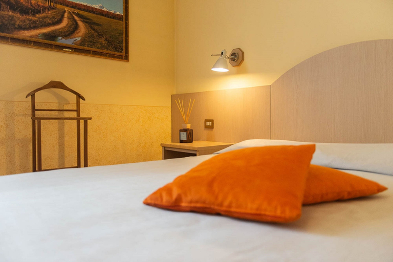 Bedroom 3, Hotel Europa, Torino