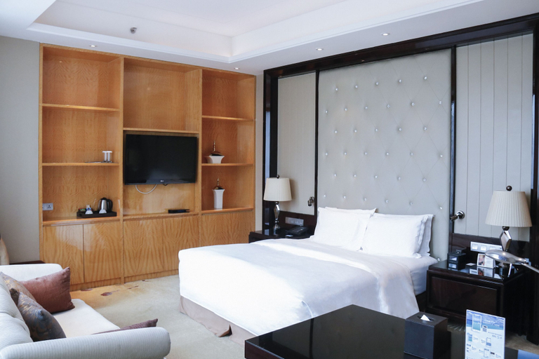 Bedroom 4, Hilton Nanjing, Nanjing