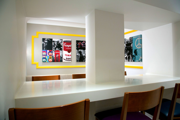 Food & Drinks 5, Comfort Inn Victoria, London