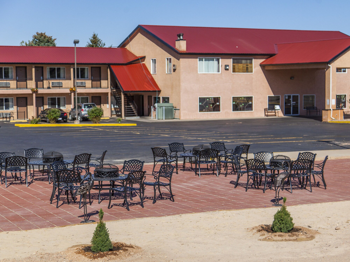 Exterior & Views 2, Mountain View Lodge, Iron