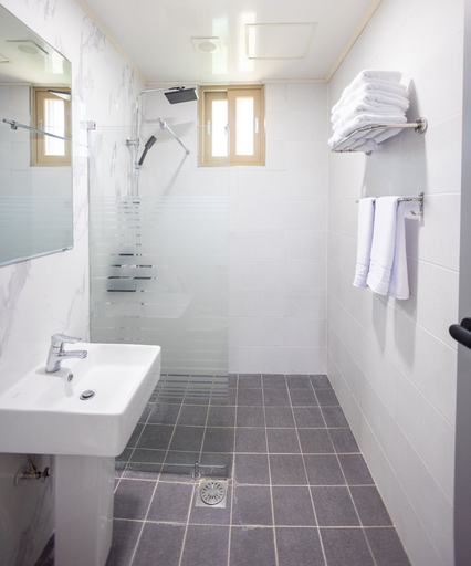 Bathroom 5, Areumdaun Resort, Seogwipo