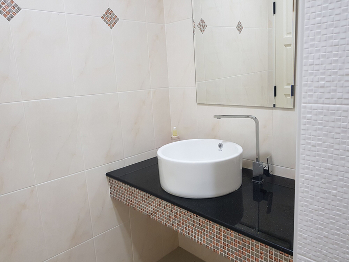 Bathroom 3, Mountain Sea View Luxury Apartments, Pulau Phuket