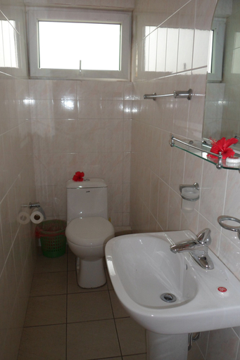 Bathroom 4, Reef Holiday Apartments