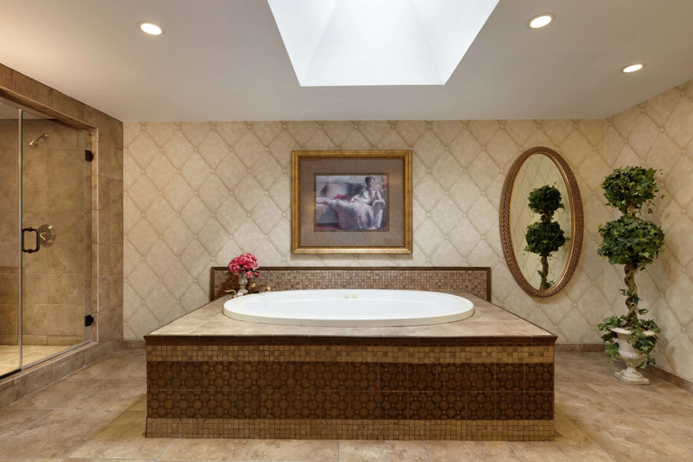 Bathroom 4, Hilton Garden Inn Rochester/Pittsford, Monroe