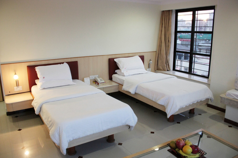 Bedroom 3, Garden Hotel, Mumbai City