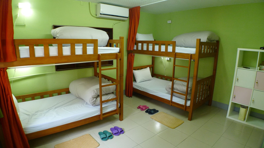 Bedroom 4, Puli Center Center Hostel, Nantou