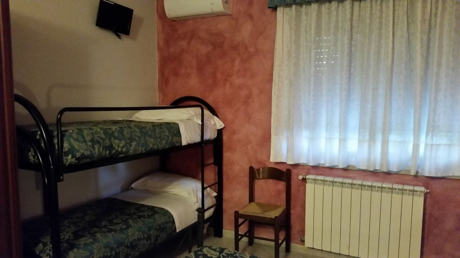 Bedroom 2, B&B Antica Trattoria Bacco, Benevento