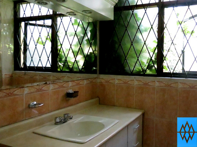 Bathroom 4, Hotel Altura, Quito
