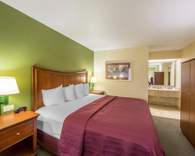 Bedroom 3, Quality Inn Merchants Drive, Knox