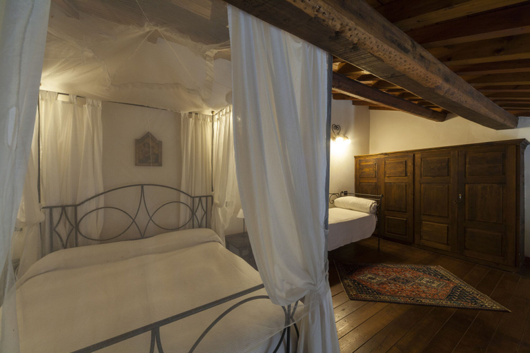 Bedroom 4, Villa Dei Papiri, Syracuse