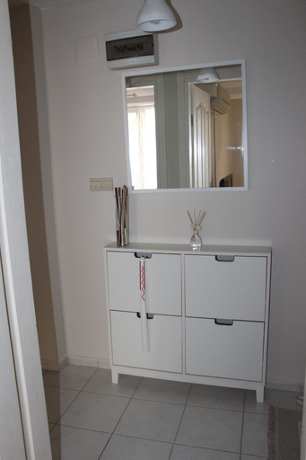 Bathroom 4, Kinzi House, Merkez