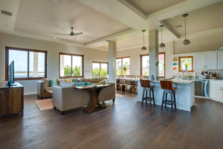 Food & Drinks, Villa Laguna Gecko