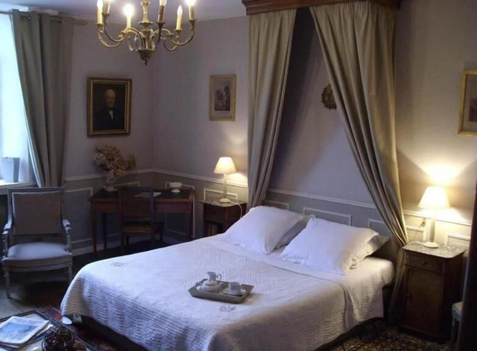 Bedroom 2, Manoir de la Baronnie, Ille-et-Vilaine