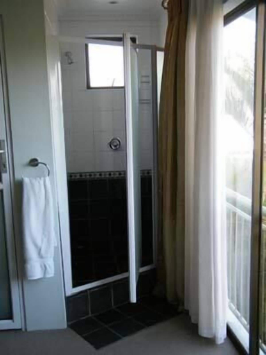 Bathroom 3, Princes Lodge Guest House, Buffalo City