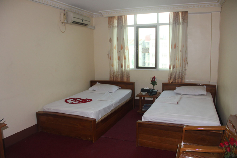 Bedroom 2, Nice Day Hotel, Yangon
