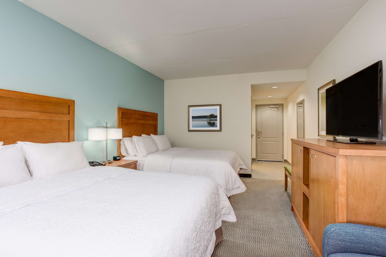 Bedroom 4, Hampton Inn & Suites Manchester, Coffee