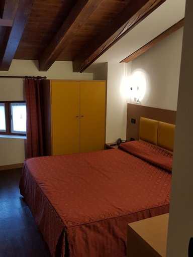 Bedroom 3, Hotel and Wellness Patriarca, Pordenone