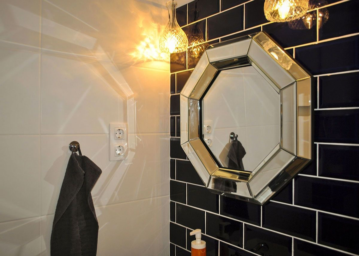 Bathroom 4, Sunset Central Apartment, Budapesti