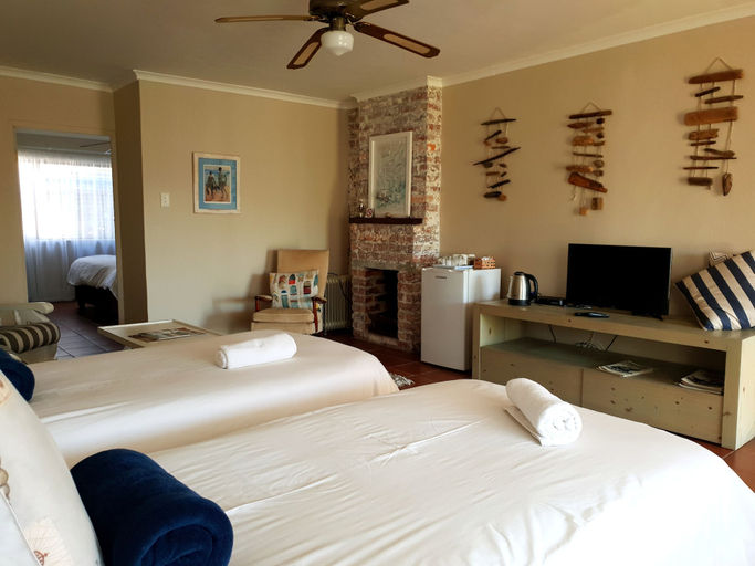Bedroom 3, Saxon Lodge, Overberg