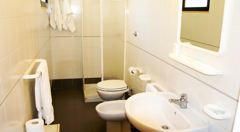 Bathroom 4, Albergo Palazzo, Lecce