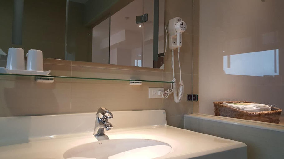 Bathroom 4, Ze Hu B&B, Nantou