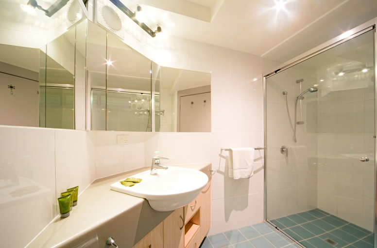 Bathroom, Baybliss Studio 1, Whitsunday