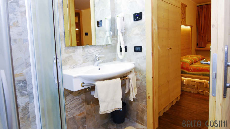 Bathroom 3, Residence Baita Cusini, Sondrio