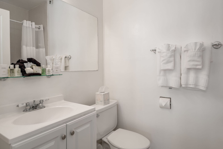 Bathroom 4, Palm Beach Historic Inn, Palm Beach