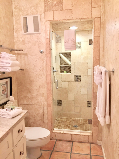 Bathroom 4, The Galvestonian, Galveston