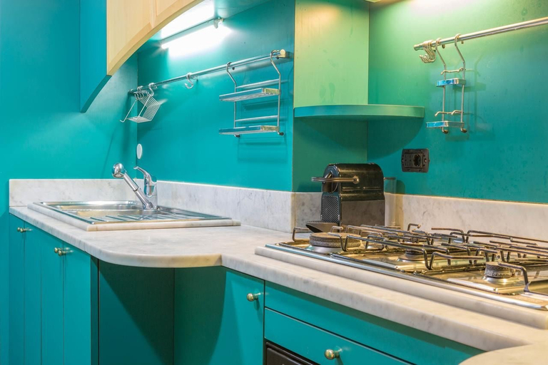Private kitchen, Friendly Domus al Colosseo, Rome