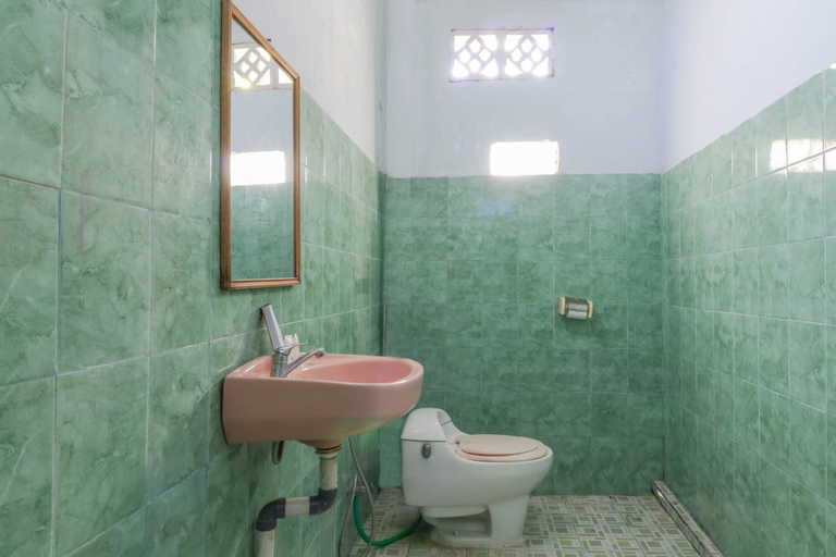 Bathroom 3, OYO 1514 Rara Inn, Lombok