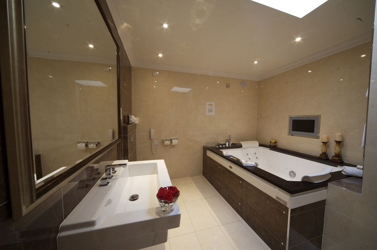 Bathroom 4, The Fairview Boutique Hotel