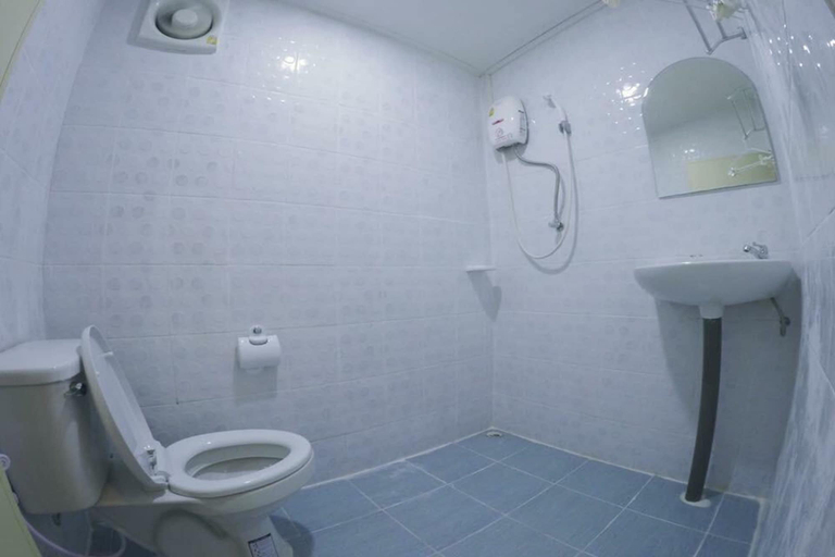 Bathroom 3, HorNokhook Resort Angthong, Chaiyo