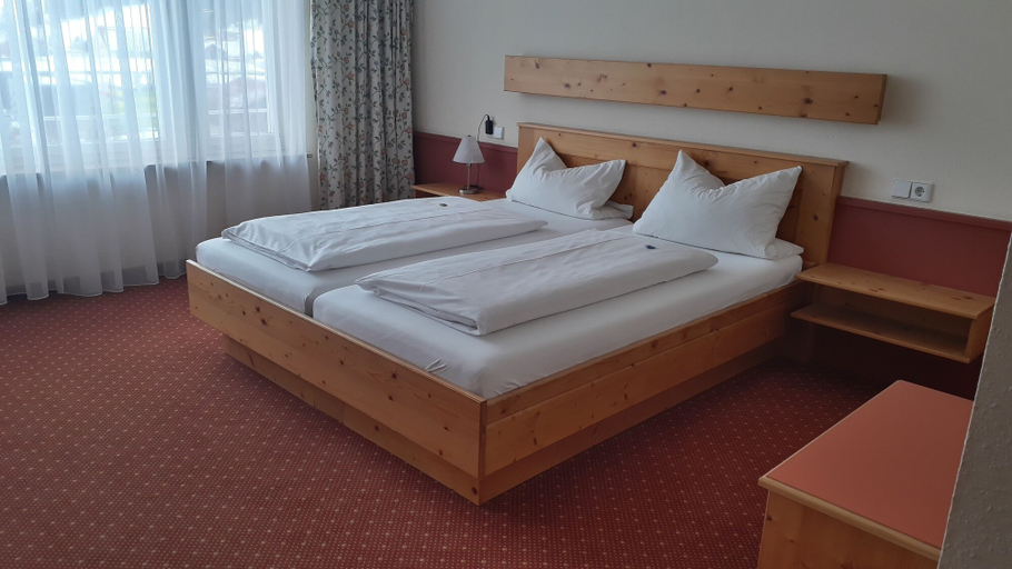 Bedroom 2, Hotel & Gasthof Zur Post, Lindau (Bodensee)