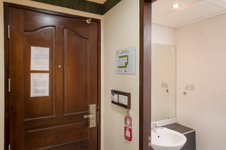 Bathroom 5, Chayadol Resort, Muang Chiang Rai