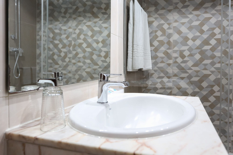 Bathroom 3, Hotel Aranguês, Setúbal