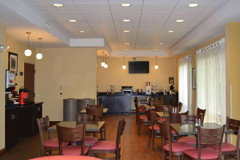 Food & Drinks 5, Days Inn by Wyndham Laurel MS, Jones