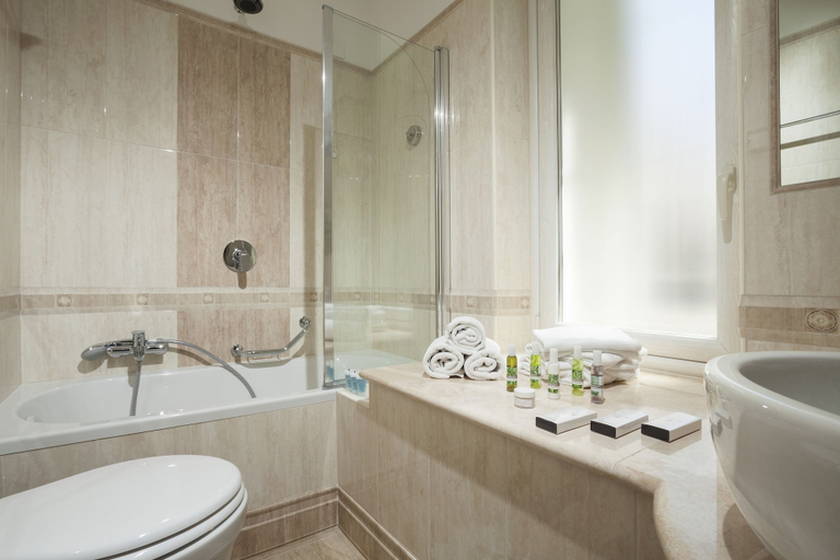 Bathroom 4, Kennedy Hotel, Rome