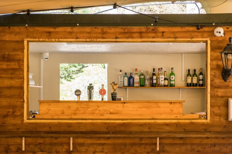 Food & Drinks 4, Woodenbridge Hotel