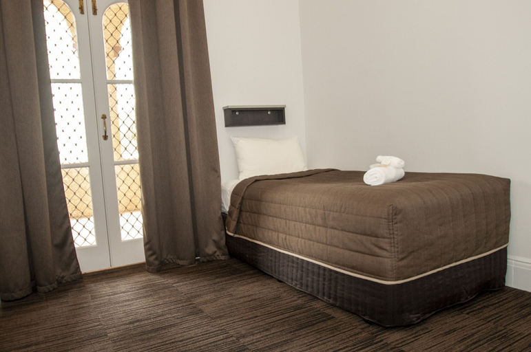 Bedroom 3, Hydro Hotel, Leeton